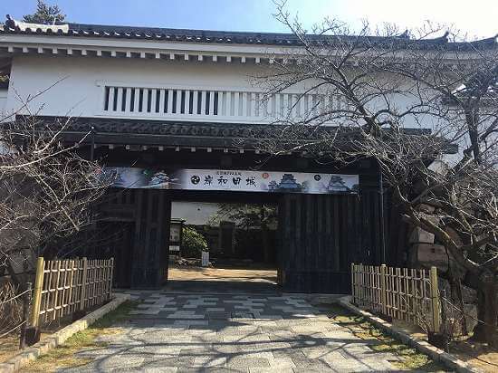 岸和田城の門