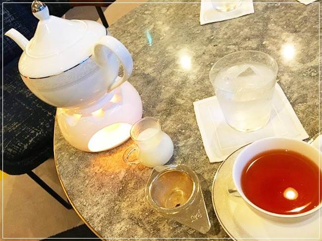 スイスホテルのアフタヌーンティーの紅茶