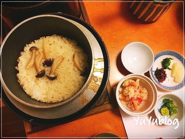 かに道楽のカニ飯が炊けたところ