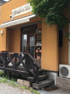 鳳駅前のカフェ「グラッポロブル」でランチ！子連れに優しく雑貨もあります