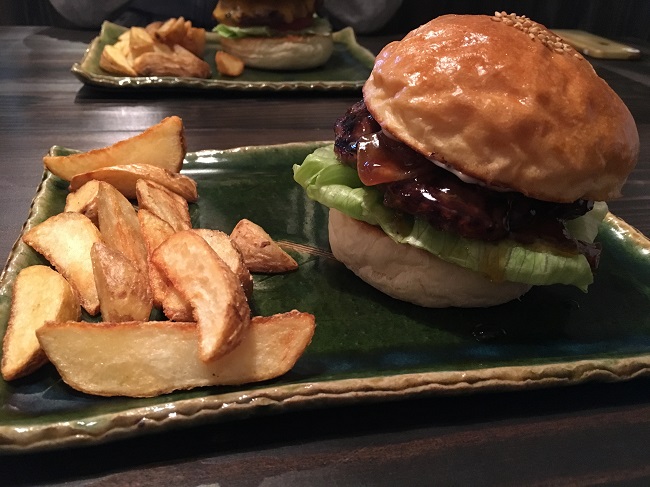 照り焼きバーガー