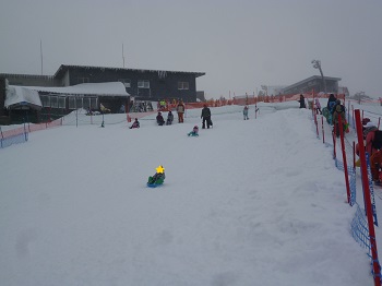 雪滑り