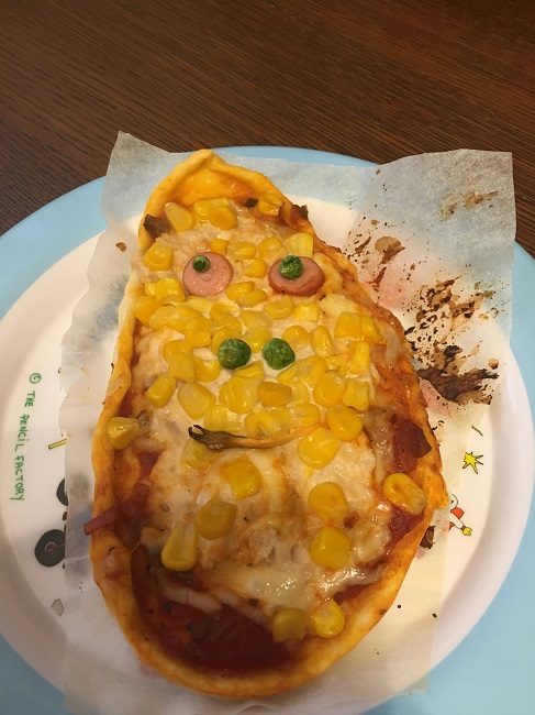 息子の作ったピザ