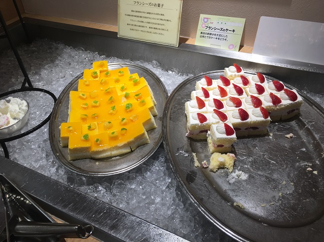 f:id:nyuuko:20180708174419j:plain デザートのケーキ