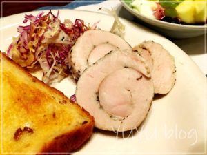 高たんぱくで低カロリー。鶏胸肉で「鶏ハム」と「鶏皮ダシのスープ」の作り方