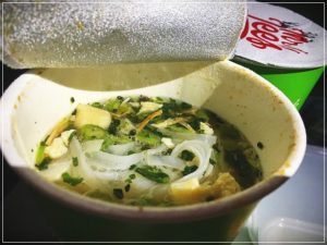 ジェットスターの機内食にショック！エンターテインメントは快適