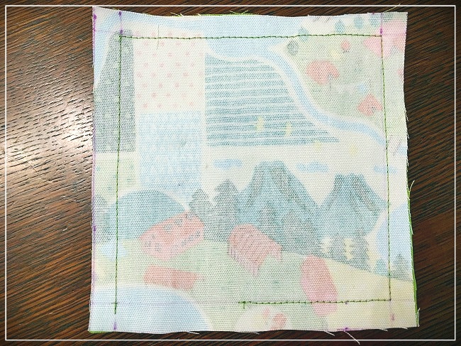 かえし口を残して縫う。角を切る。