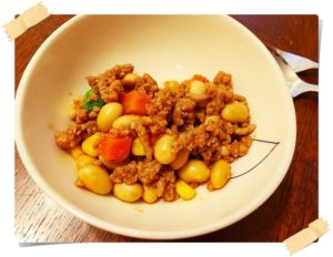 大豆を子供がパクパク食べる、給食の美味しいミートビーンズの作り方