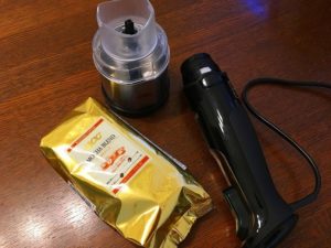 コーヒーミルでコーヒー豆を挽く価値はある？電動ミルなら手入れも簡単