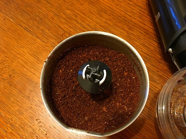 スイッチ一つでコーヒー豆が挽けました