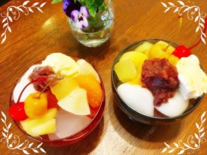 あんみつ（寒天）のレシピ。果物、白玉、アイス盛りの豪華バージョン