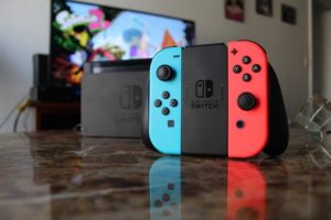 スイッチをクリスマスプレゼントに買うか買わないか、それが問題だ