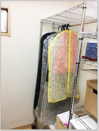 手持ちのラックにワードローブカバーをかけて服を埃 ほこり から守る ゆうゆうブログ