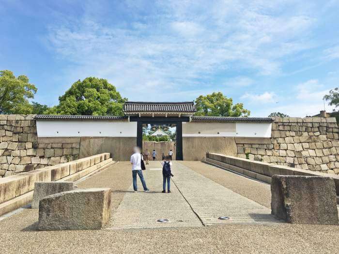 空堀をわたる橋