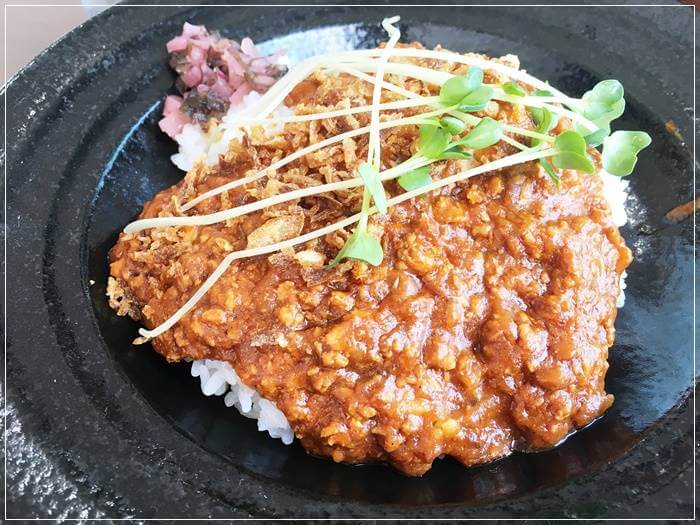 「サロン ド カナエ ラ・スール」のキーマカレー