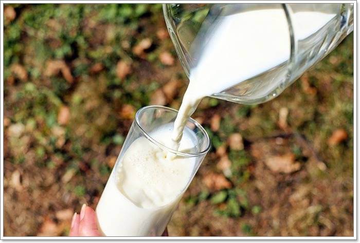 カルシウムを増やすために牛乳を飲む