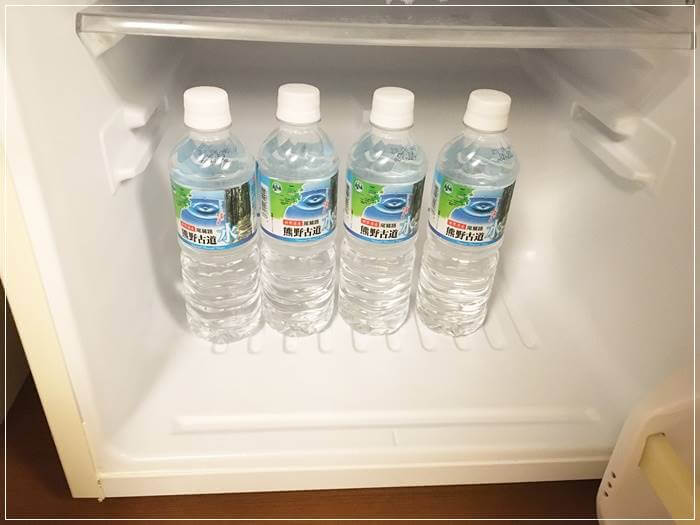 冷蔵庫の中の水