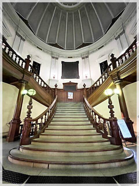 大阪中之島図書館のドーム