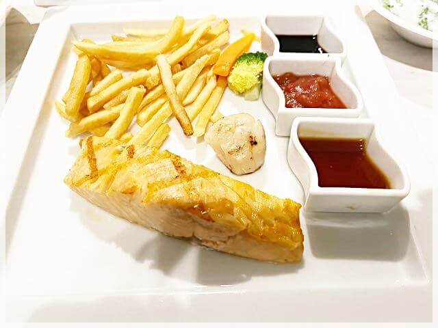 琵琶湖マリオットホテルレストランで注文した魚料理