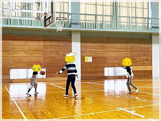 琵琶湖マリオットホテルの体育館で遊ぶ子ども達