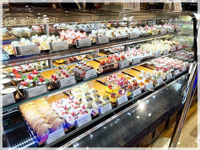 五感北浜本店の1階店内のケーキ