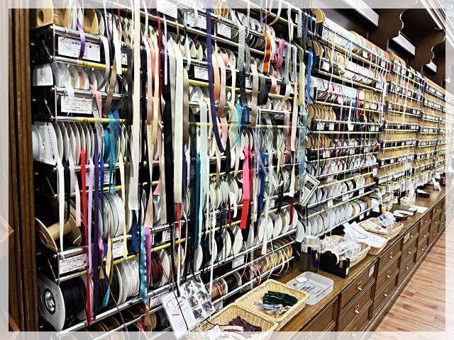 貴和製作所リンクス梅田店で販売されているリボンやチェーン