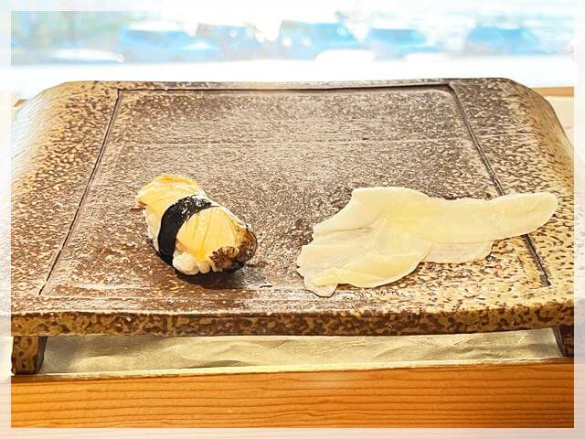 ホテルシーモア「すし八咫」のお寿司（アワビ）