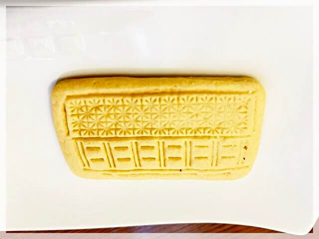 坂茂さんの「大分県立美術館」をイメージしたクッキー