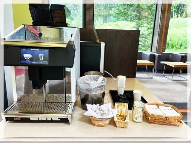 星野リゾートトマムのリゾナーレにある宿泊者専用のカフェのコーヒー