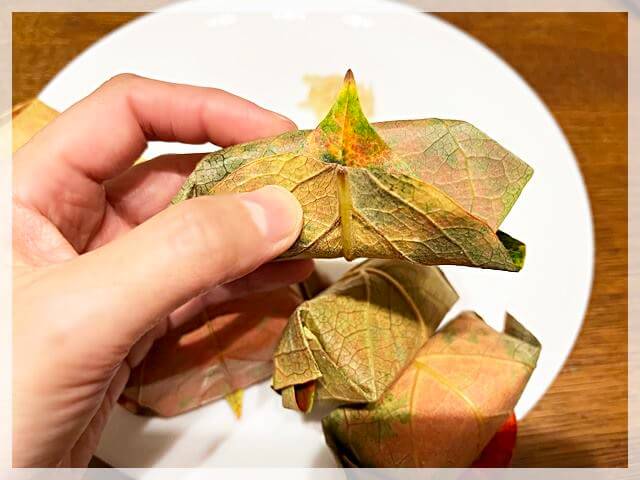 「柿の葉寿司のたなか」の季節限定紅葉柿の葉寿司を食べる