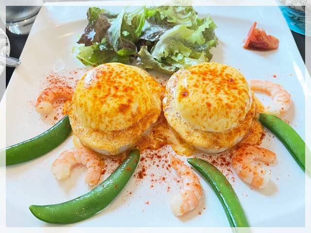 「トリントンティールーム」名物のエッグベネディクト