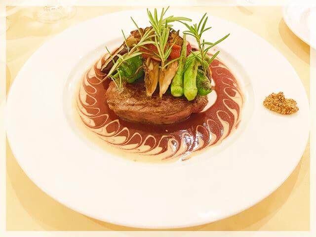 滋賀県大津市堅田にあるフレンチレストラン「ビストロなかの」の子羊のロースト