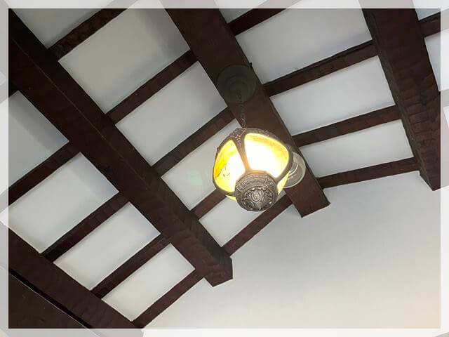 大山崎山荘美術館本館玄関の照明