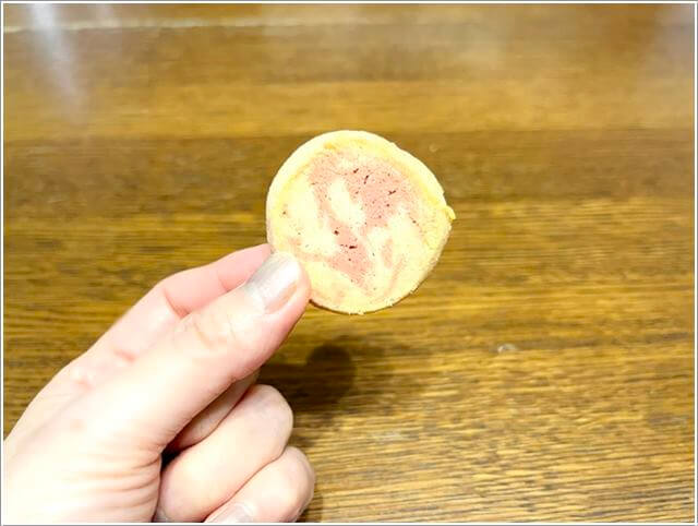奈良ホテルのクッキーストロベリーマーブル
