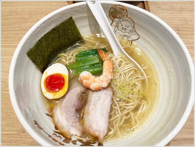 塩ラーメン「しおじん」のゆず塩ラーメン