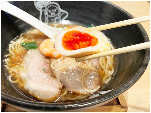 塩ラーメン「しおじん」の煮卵