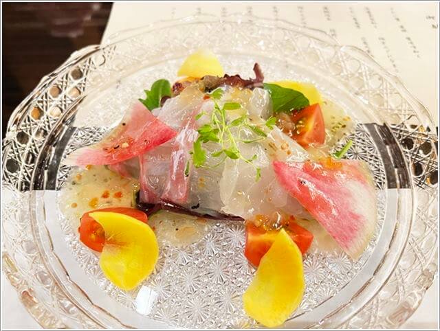 奈良ホテル和食レストラン「華菊」の魚のサラダ