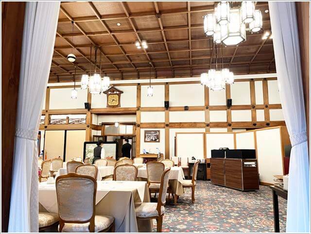 奈良ホテルメインダイニング「三笠」の様子