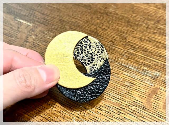 倉敷アイビースクエアで買った作家さんのブローチ