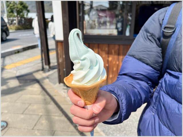 三平茶屋の塩ソフト