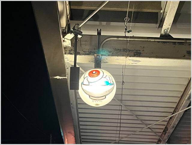 境港「水木しげるロード」の夜のライトアップで見れた目玉おやじの電球