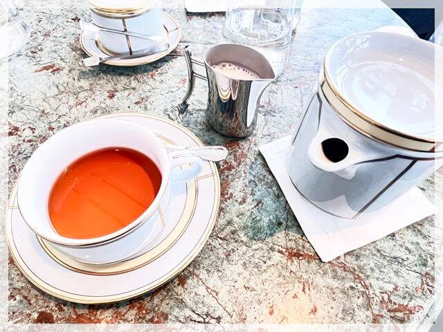 ウォルドーフ・アストリアの「ピーコック・アレー」で飲んだ紅茶
