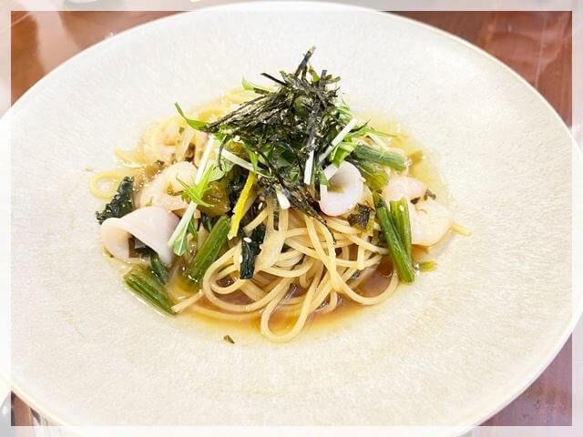 倉敷アイビースクエア「レストラン蔦」のランチで頼んだエビとイカの和風パスタ