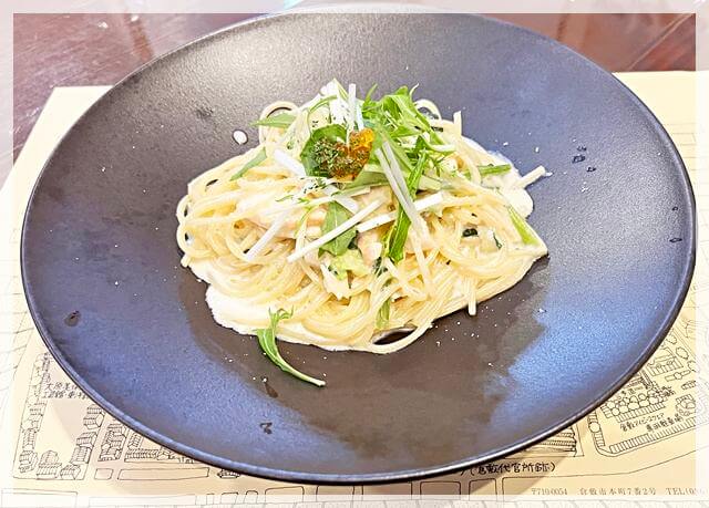 倉敷アイビースクエア「レストラン蔦」のランチで頼んだホタテのクリームパスタ