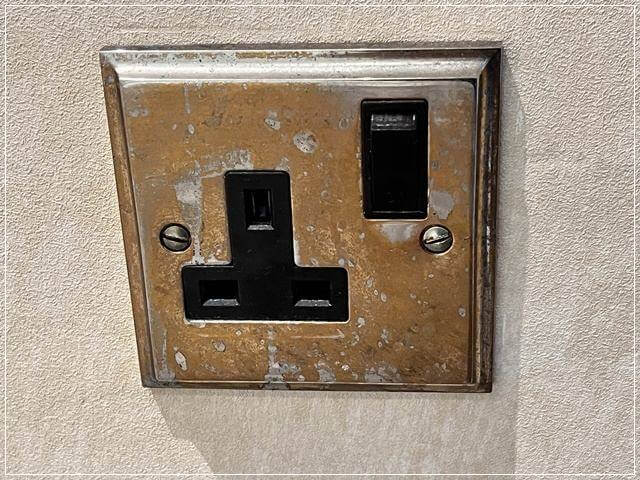 ロンドンのミレニアムホテルのコンセント