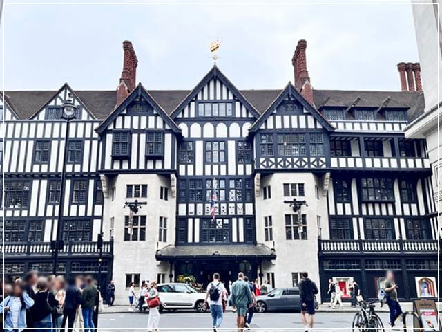 ロンドンのリバティーデパート