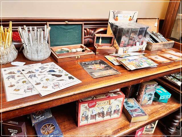 シャーロックホームズ博物館のお土産物屋さん