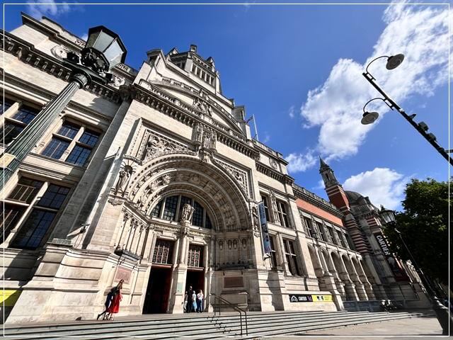 ロンドンのV&A(ヴィクトリア&アルバート博物館)の外観