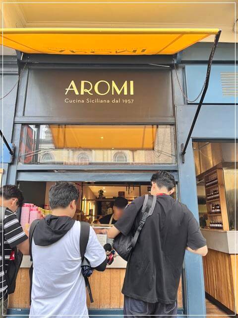 ケンブリッジの「アロミ」のジェラート店