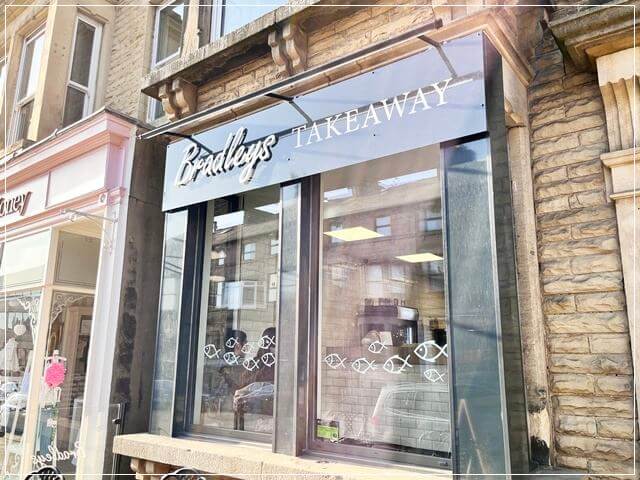 ハロゲイトにあるフィッシュ&チップスの名店「Bradleys」(ブラッドリーズ)